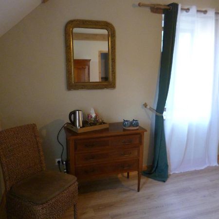 Le Moulin De Cors Bed & Breakfast Oulches Екстериор снимка