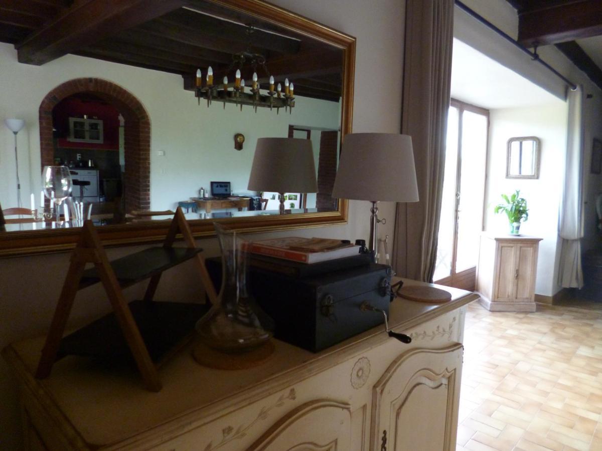 Le Moulin De Cors Bed & Breakfast Oulches Екстериор снимка