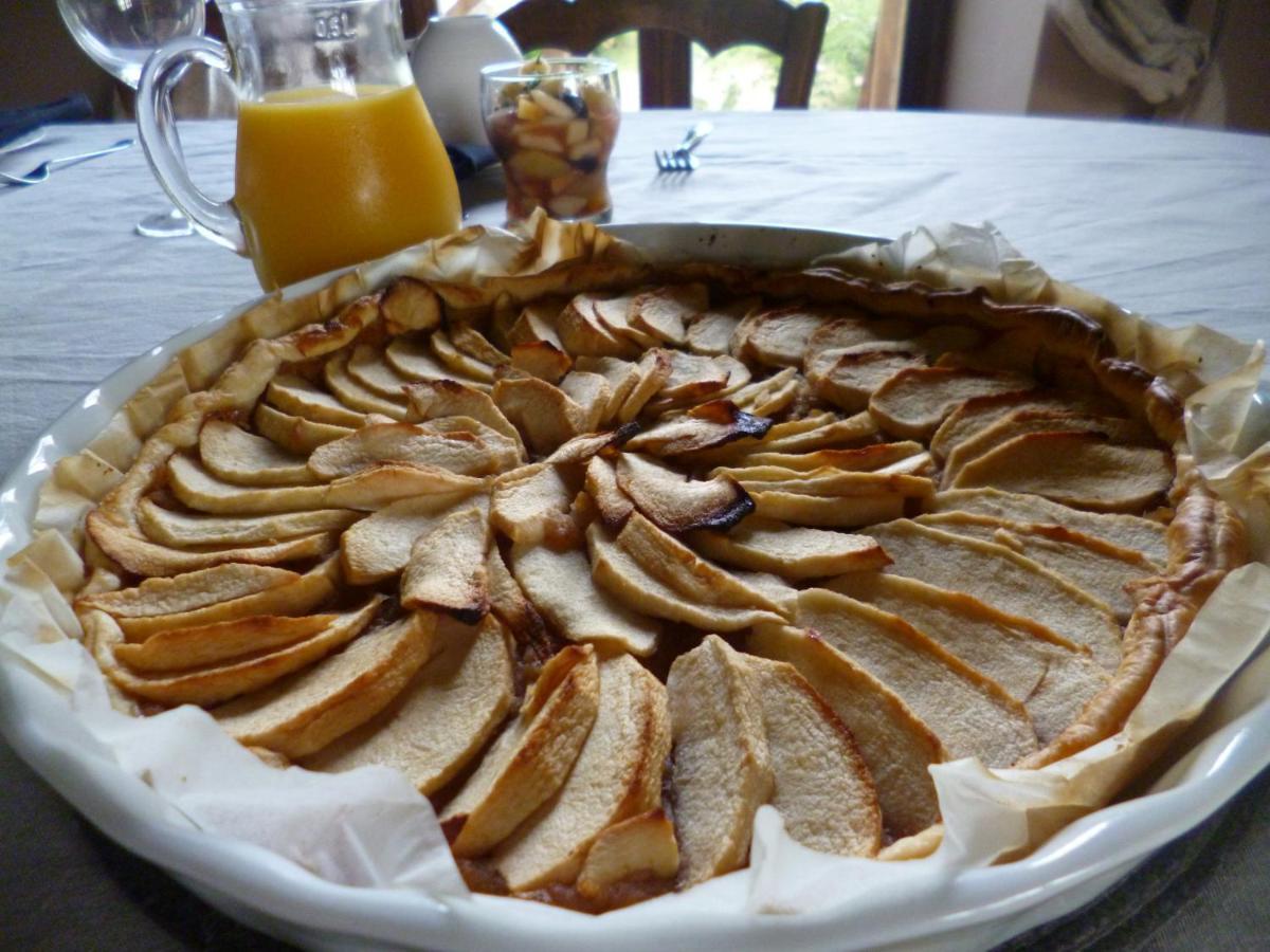 Le Moulin De Cors Bed & Breakfast Oulches Екстериор снимка